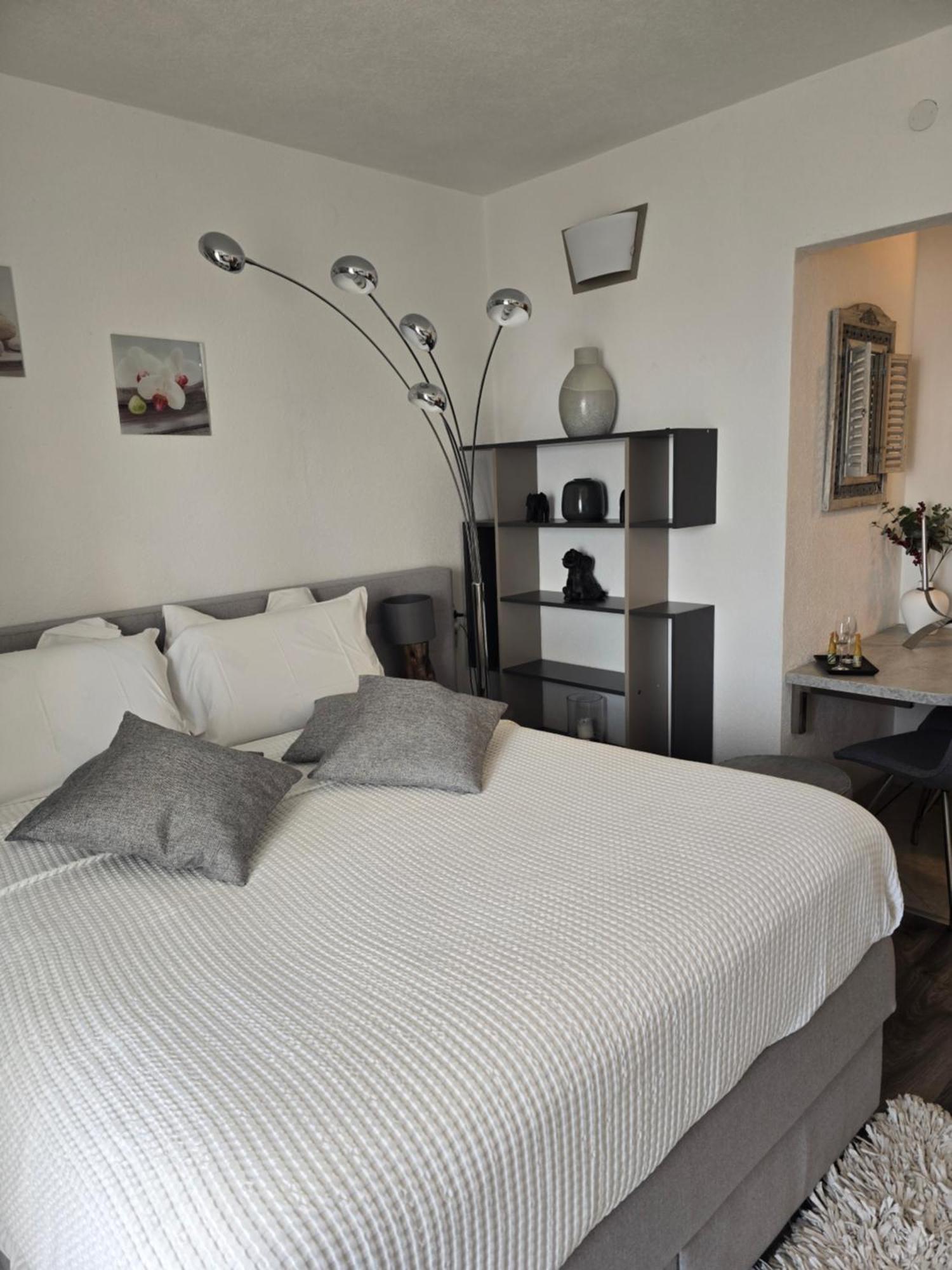 Apartments Iris เบรลา ภายนอก รูปภาพ
