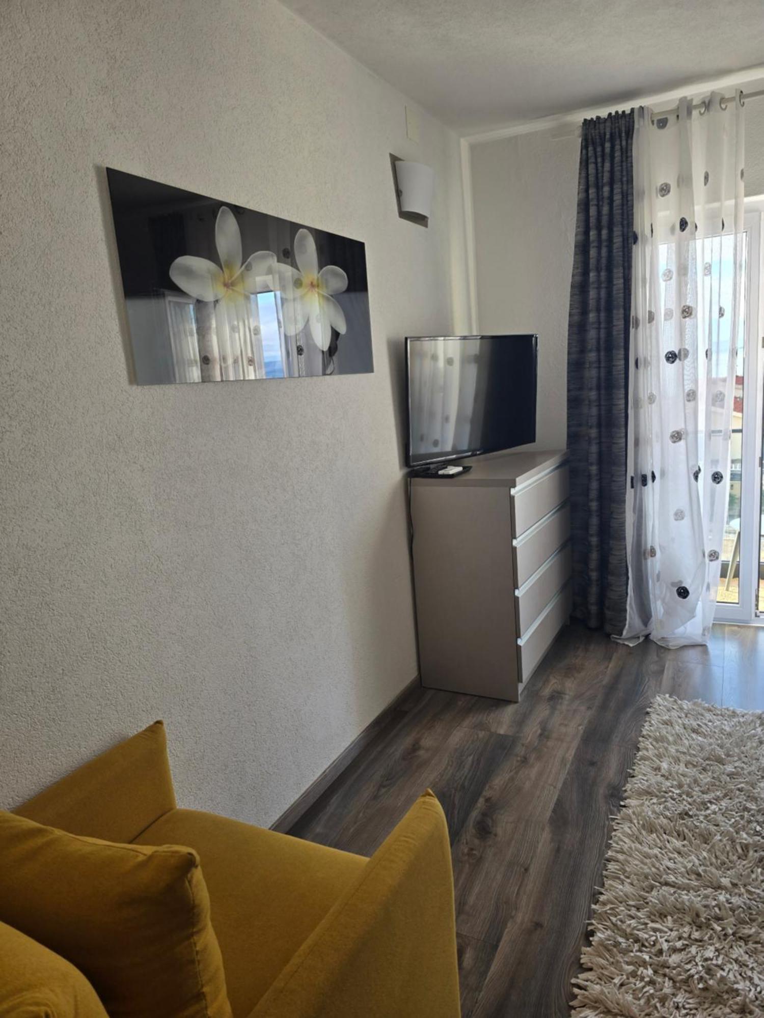 Apartments Iris เบรลา ภายนอก รูปภาพ