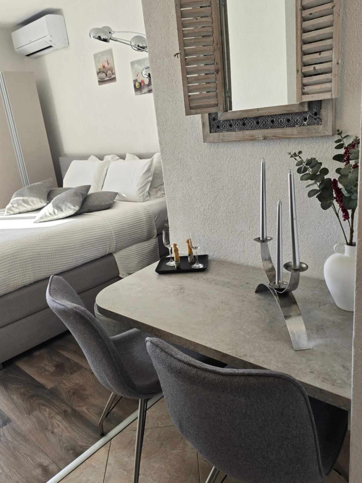 Apartments Iris เบรลา ภายนอก รูปภาพ